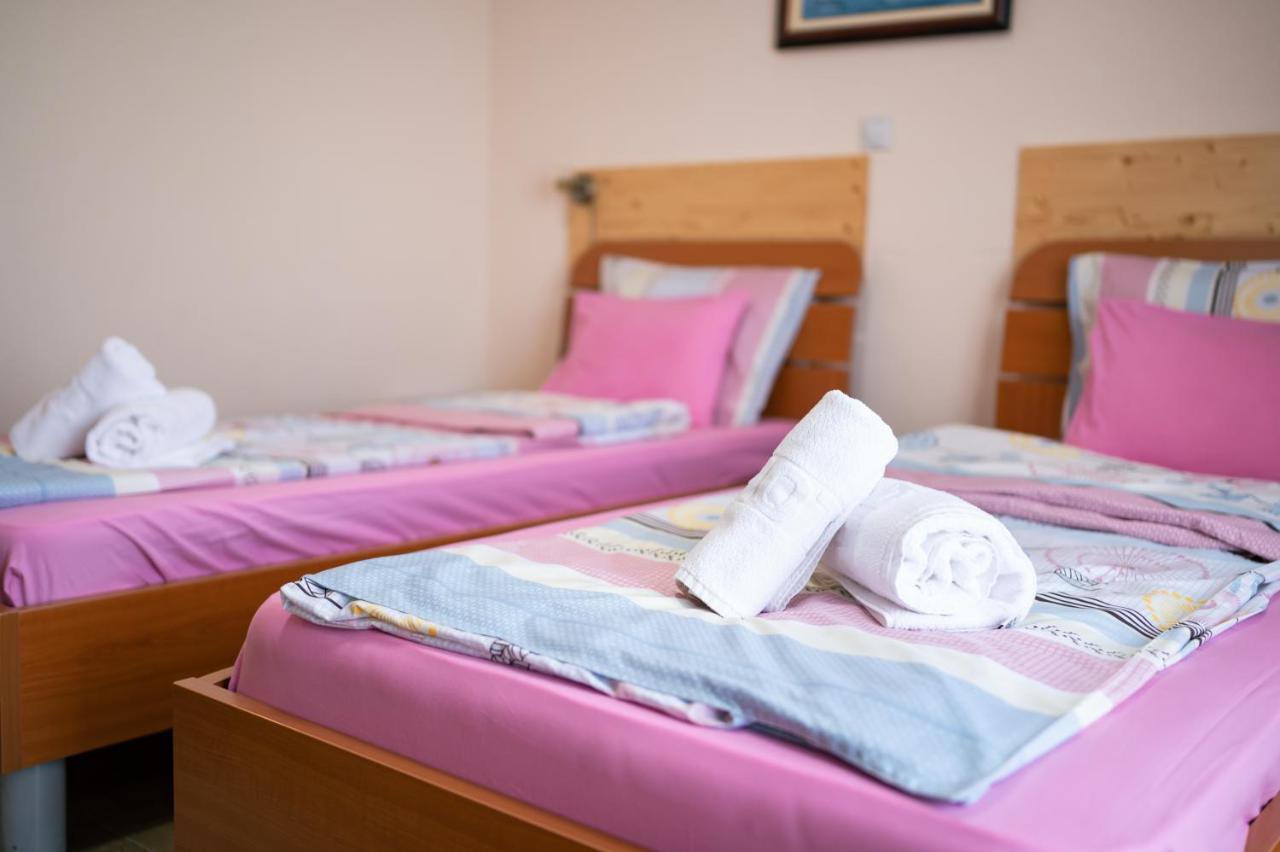 Hotel Holiday-M Ohrid Esterno foto