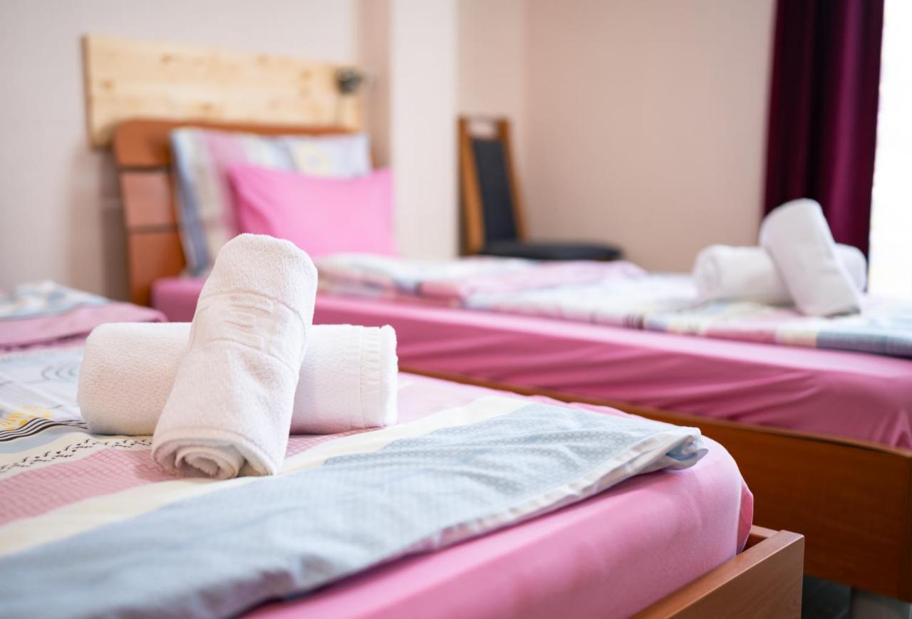 Hotel Holiday-M Ohrid Esterno foto