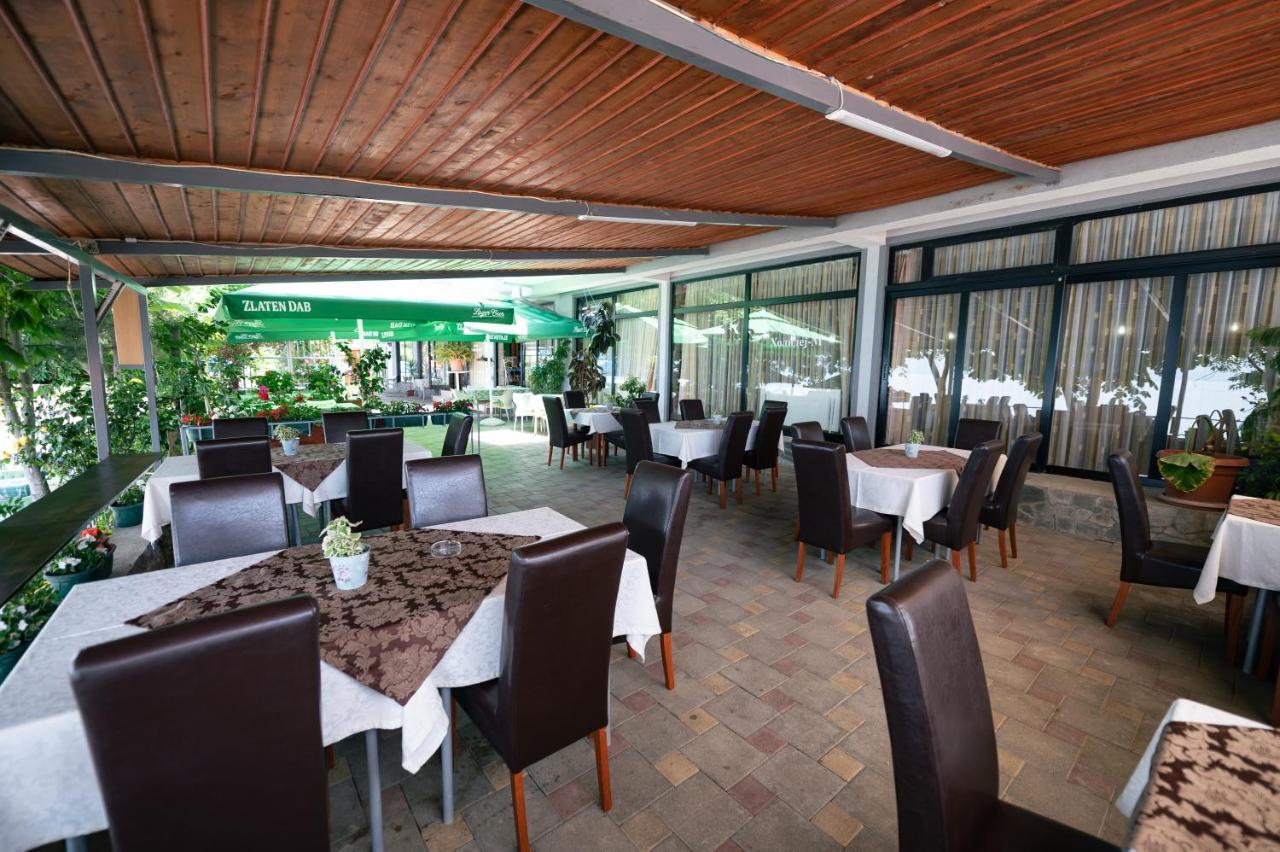 Hotel Holiday-M Ohrid Esterno foto