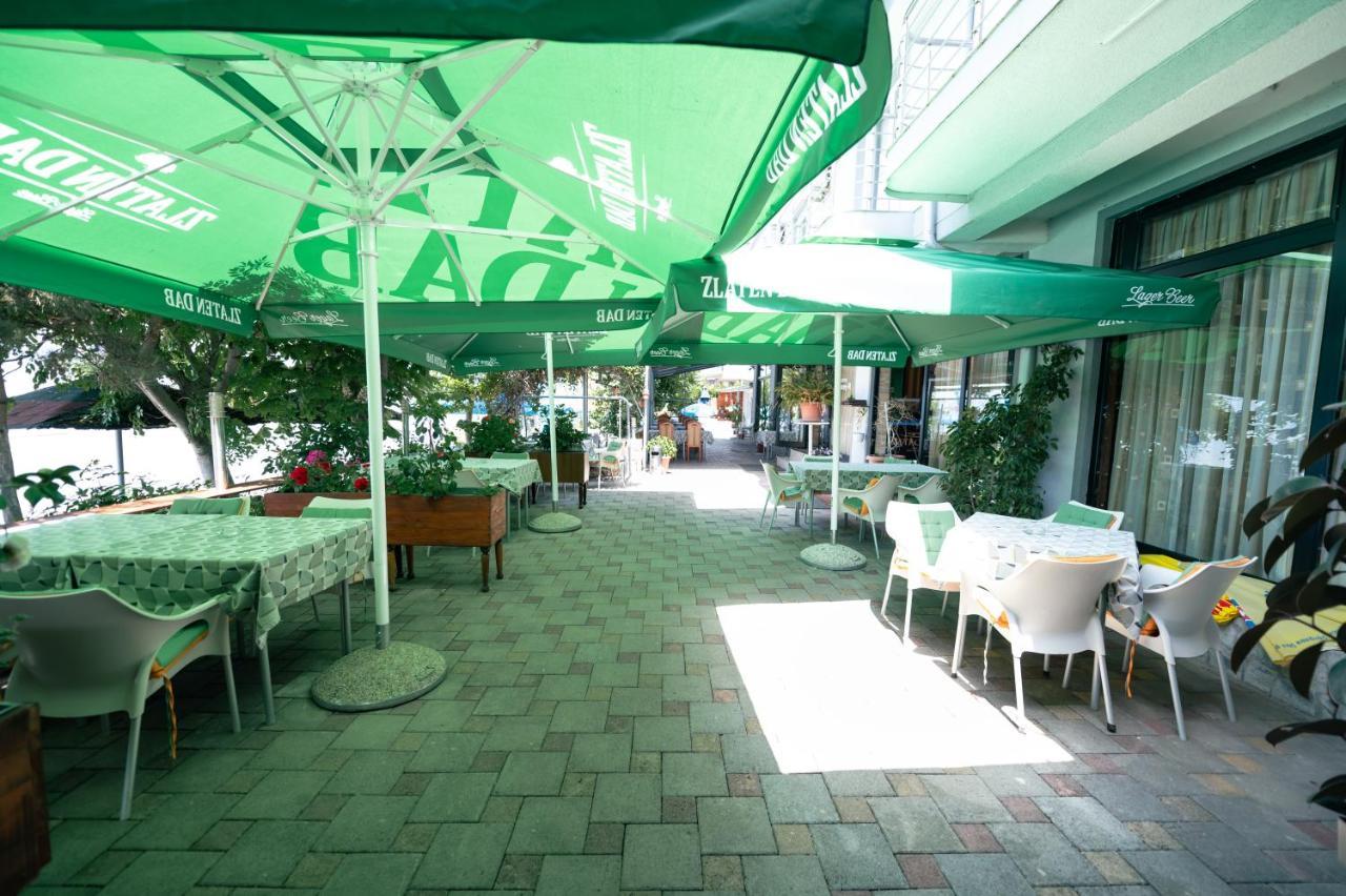 Hotel Holiday-M Ohrid Esterno foto