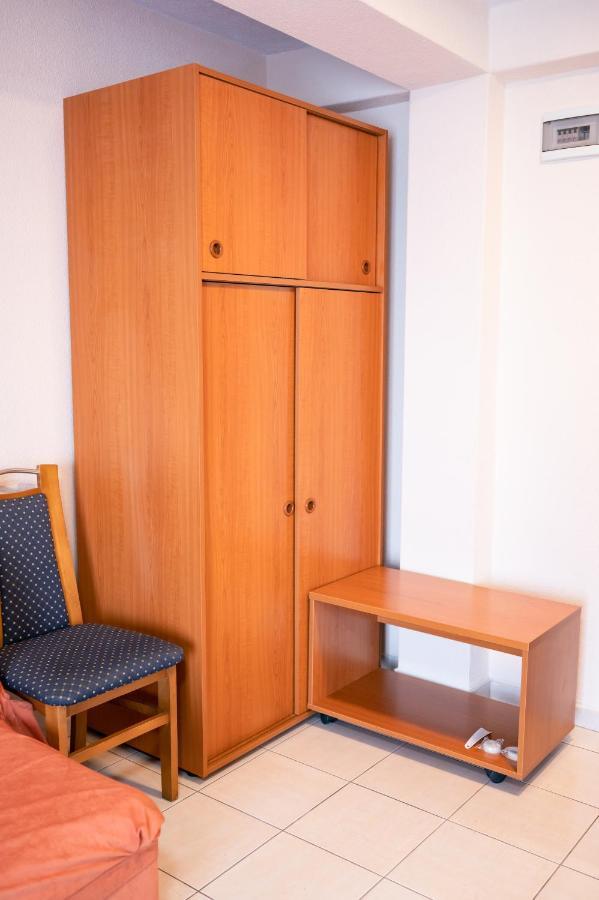 Hotel Holiday-M Ohrid Esterno foto