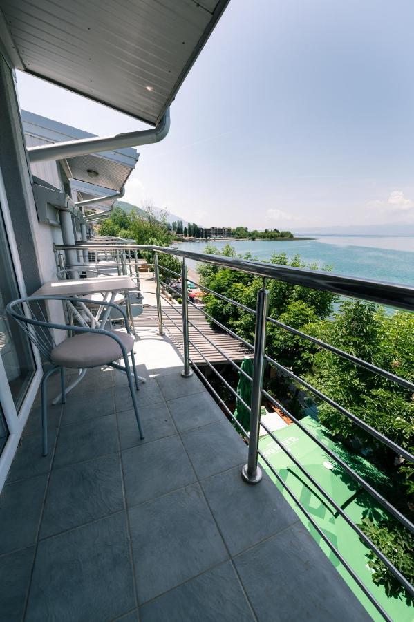 Hotel Holiday-M Ohrid Esterno foto